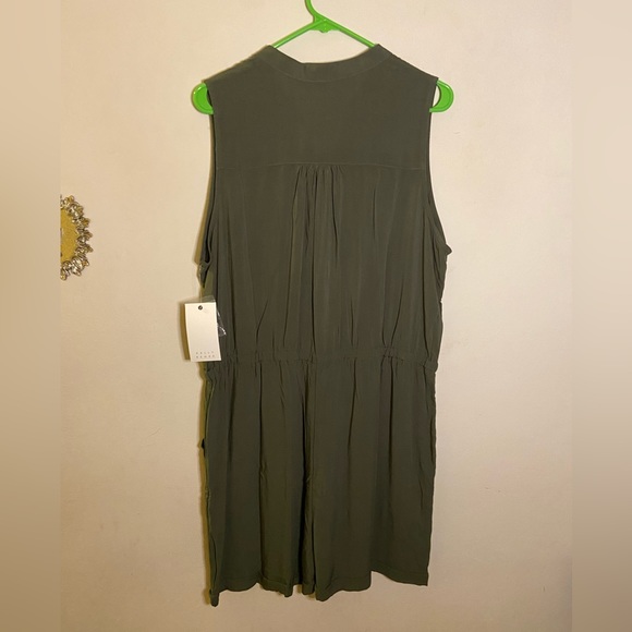 Kelly Renee Shorts Romper - Picture 6 of 12